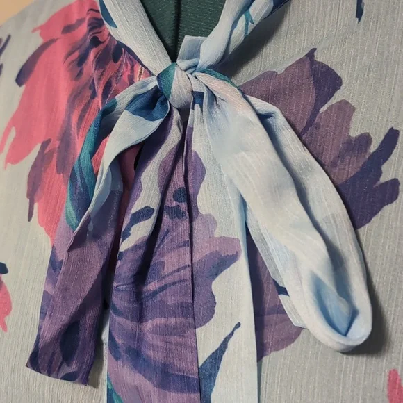 Top - Picture 3 of 11